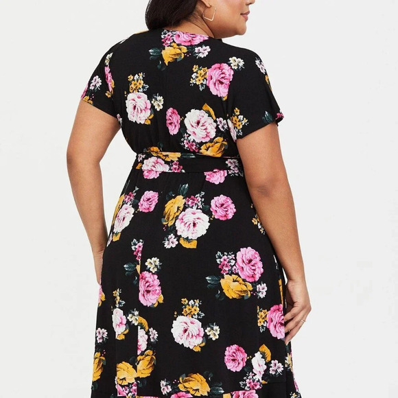 Torrid Black Fancy Flow Floral Mini Stretch Crepe Wrap Dress in Size 2 - Picture 9 of 12
